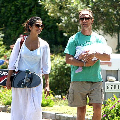 Matthew_mcconaughey_nanny_aint_alright_alright_or_little_levi_and_the_longboard_main_4037